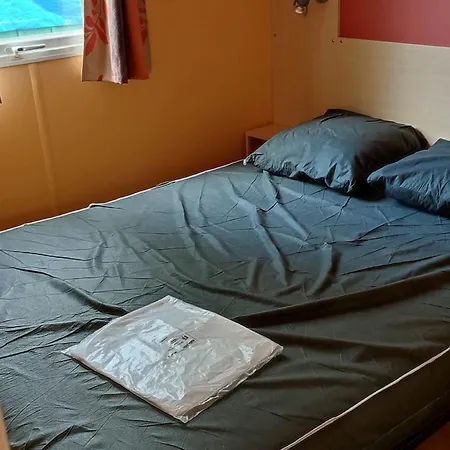 Campsite Mobil-home Avec Terrasse - 4 Pers. - Api-1-52-2039 La Tour-d'Auvergne