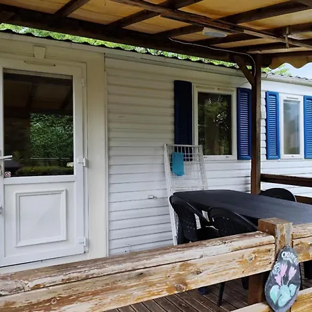 Mobil-home Avec Terrasse - 4 Pers. - Api-1-52-2039 * La Tour-d'Auvergne