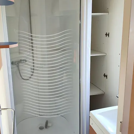Mobil-home Avec Terrasse - 4 Pers. - Api-1-52-2039 La Tour-d'Auvergne