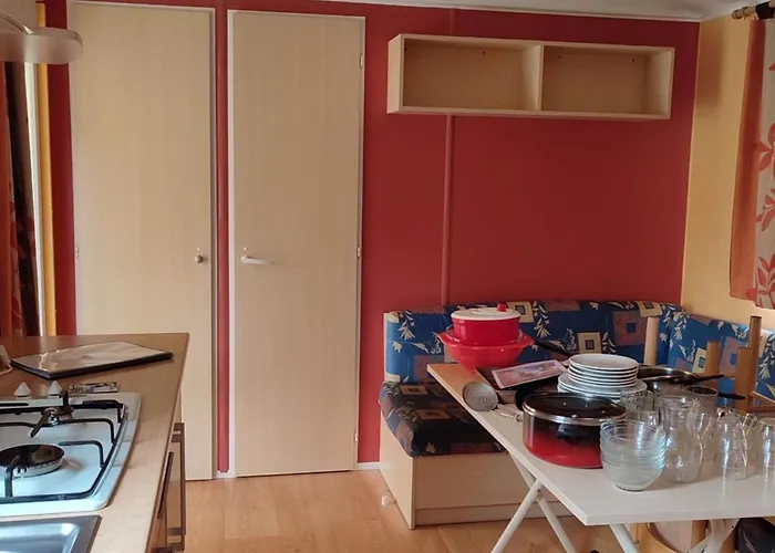 Mobil-home Avec Terrasse - 4 Pers. - Api-1-52-2039 Campsite La Tour-d'Auvergne