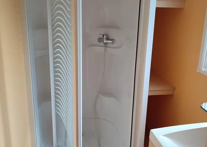 Mobil-home Avec Terrasse - 4 Pers. - Api-1-52-2039 Campsite