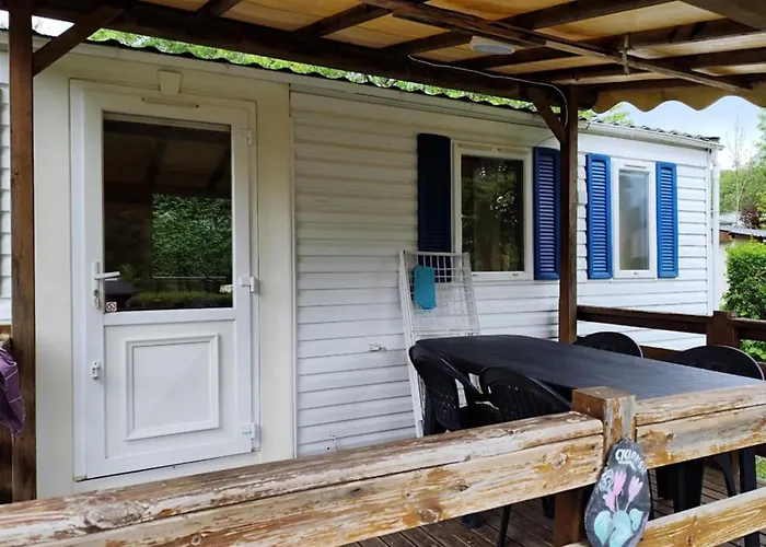 Mobil-home Avec Terrasse - 4 Pers. - Api-1-52-2039 * La Tour-d'Auvergne