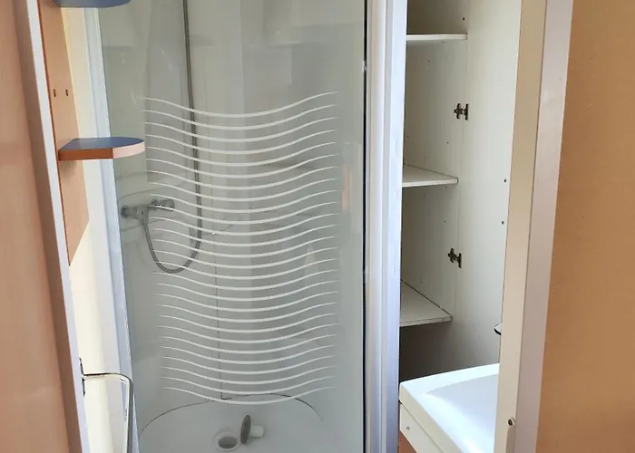 Mobil-home Avec Terrasse - 4 Pers. - Api-1-52-2039 La Tour-d'Auvergne