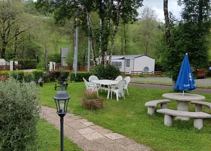 Mobil-home Avec Terrasse - 4 Pers. - Api-1-52-2039 La Tour-d'Auvergne